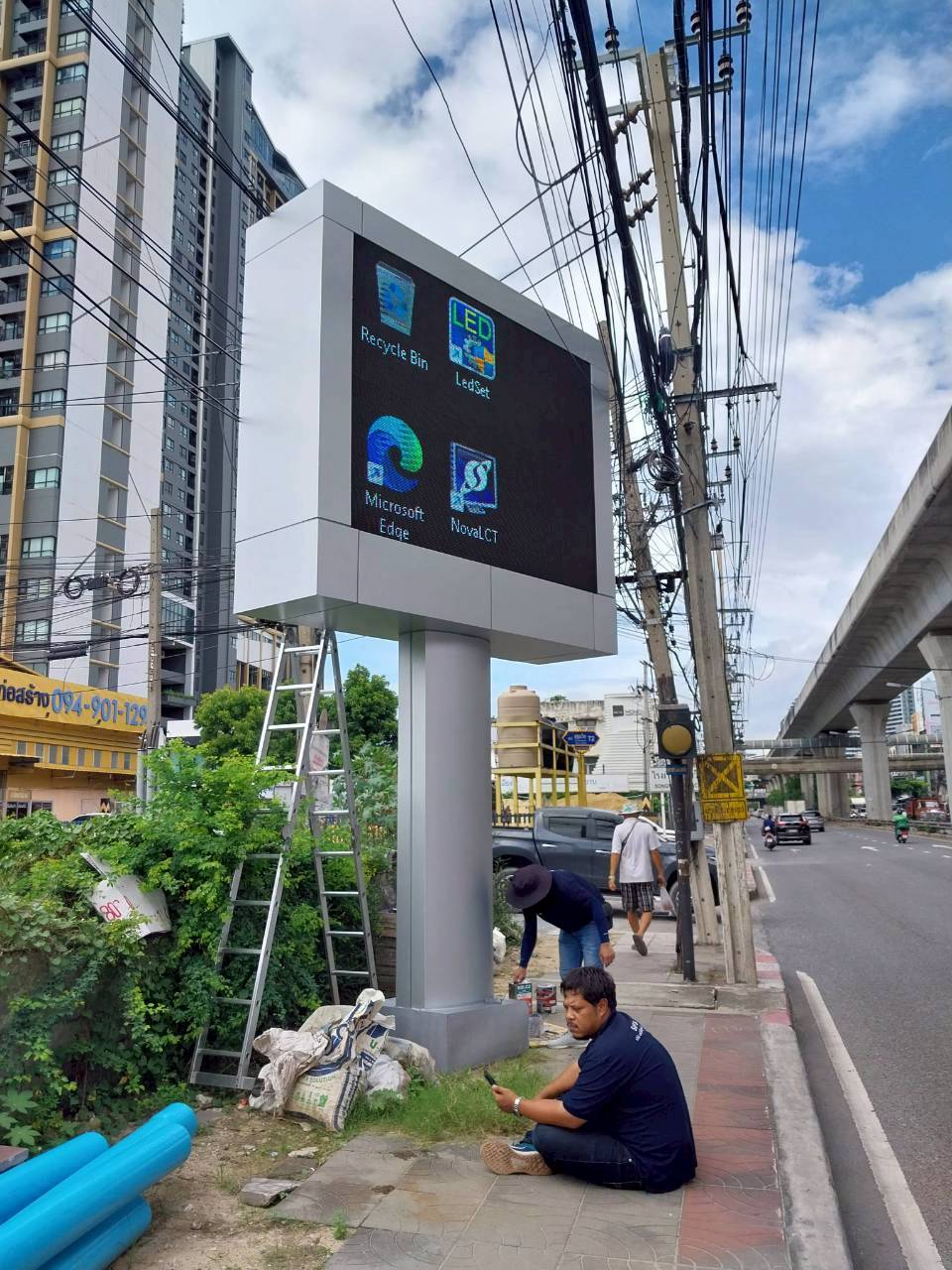 คอนฟิกและทดสอบระบบป้าย หลังติดตั้งอุปกรณ์เสร็จเรียบร้อย